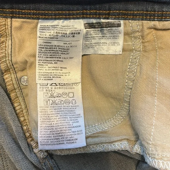 Levi’s SIZE 31”x 30”(12) Perfectly Slimming 512 Jeans - Straight Leg - Like New - Picture 13 of 14